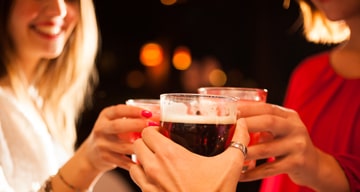 niche_writer-min people toasting with beer photo photo
